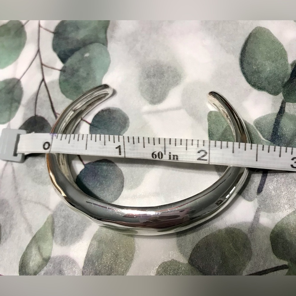 Chloe+Isabel Hammered Silver Cuff Bracelet - Picture 8 of 8